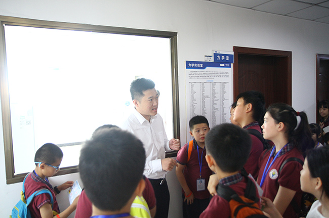 探秘實(shí)驗(yàn)室 |《小學(xué)生學(xué)習(xí)報(bào)》小記者團(tuán)走進(jìn)廣電計(jì)量