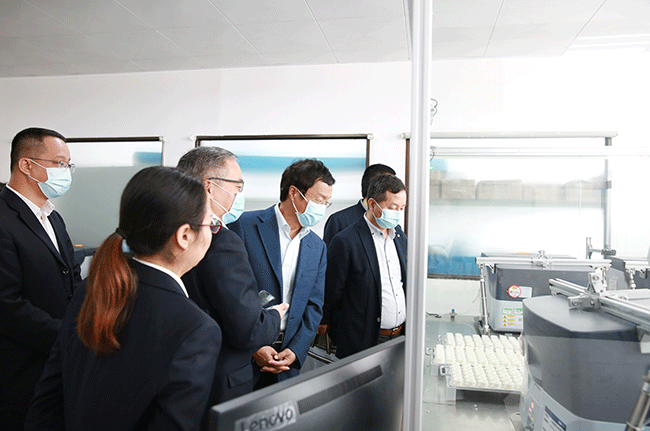 中國(guó)生物發(fā)酵產(chǎn)業(yè)協(xié)會(huì)名譽(yù)理事長(zhǎng)石維忱一行到訪廣電計(jì)量參觀交流